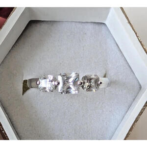 3-Stone CZ  Ring sz 8 925 Sterling Silver Never Worn Wedding Engagement Pretty